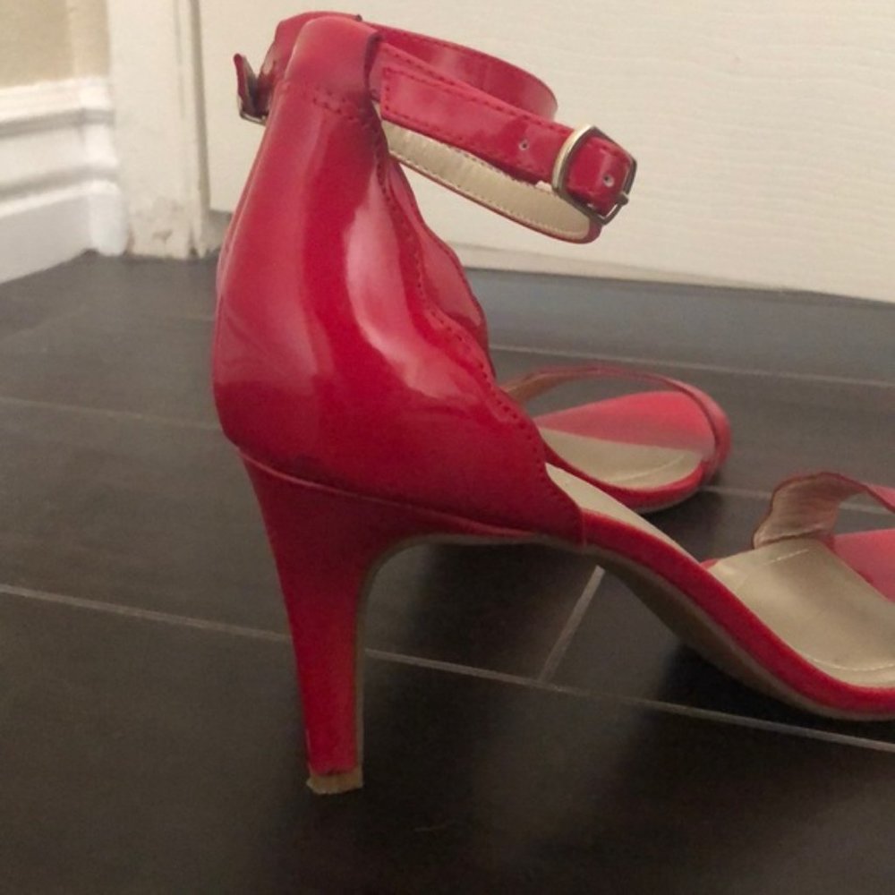 Scallop Strap Faux Patent Leather Red Heels 👠 - Picture 5 of 5